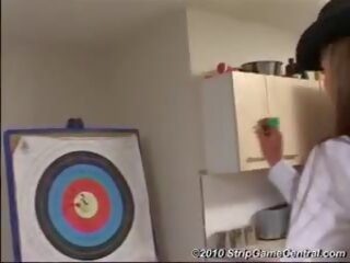 Demi & sarah pelata kaistale darts, vapaa pelata verkossa porno video- | xhamster