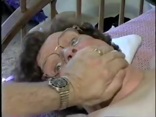 Vanaemake ihualasti kinni seotud: tasuta tasuta toru vanaemake porno video 0c