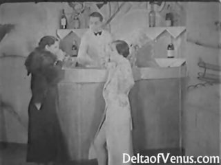 Autentický ročník x jmenovitý video 1930s - žena žena muž trojice